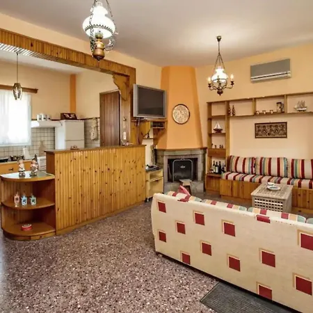 Spacious With View And Garden For Kids! Appartement Tínos