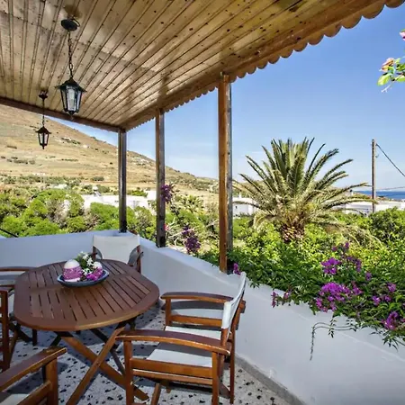 Spacious With View And Garden For Kids! Tínos